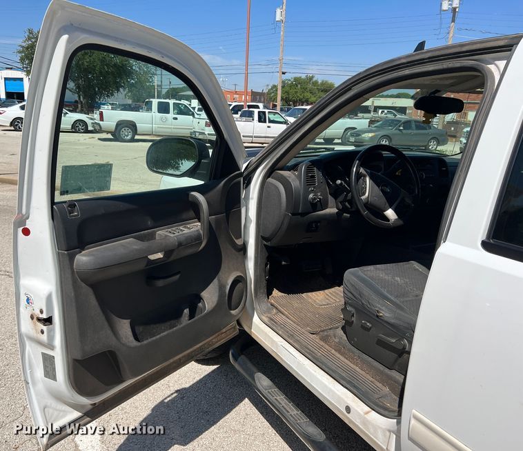 image for item DN3050 2009 Chevrolet Silverado 2500HD  Crew Cab pickup truck