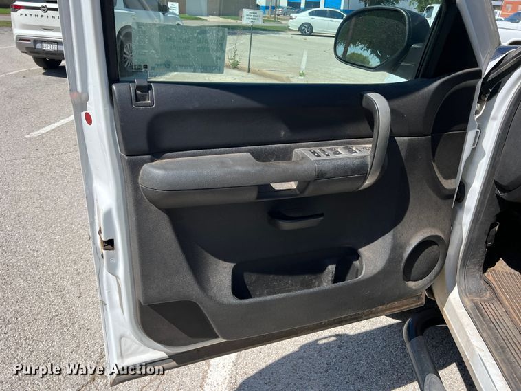 image for item DN3050 2009 Chevrolet Silverado 2500HD  Crew Cab pickup truck