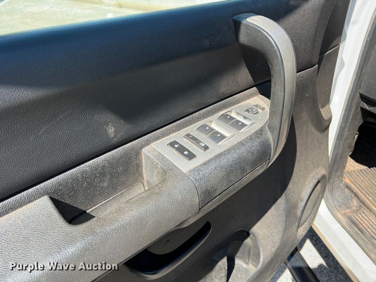 image for item DN3050 2009 Chevrolet Silverado 2500HD  Crew Cab pickup truck