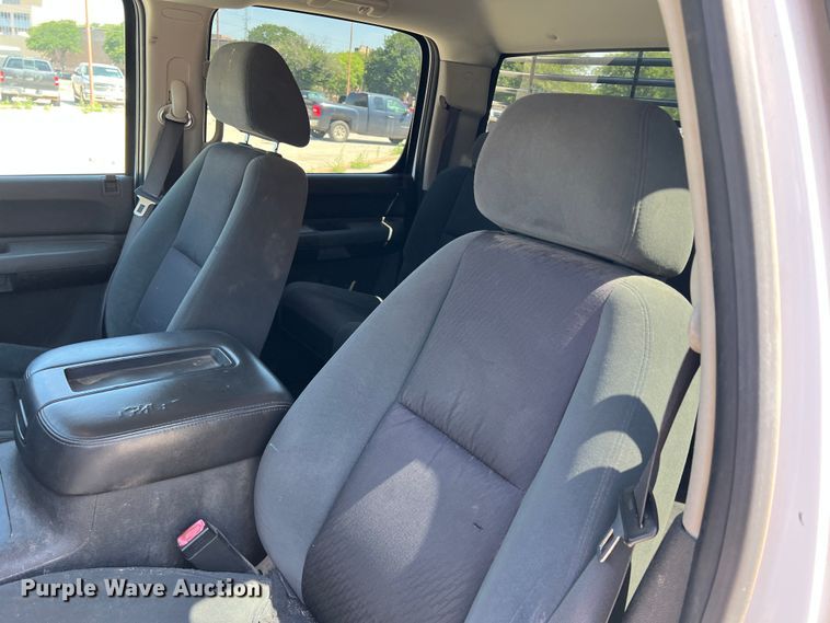 image for item DN3050 2009 Chevrolet Silverado 2500HD  Crew Cab pickup truck