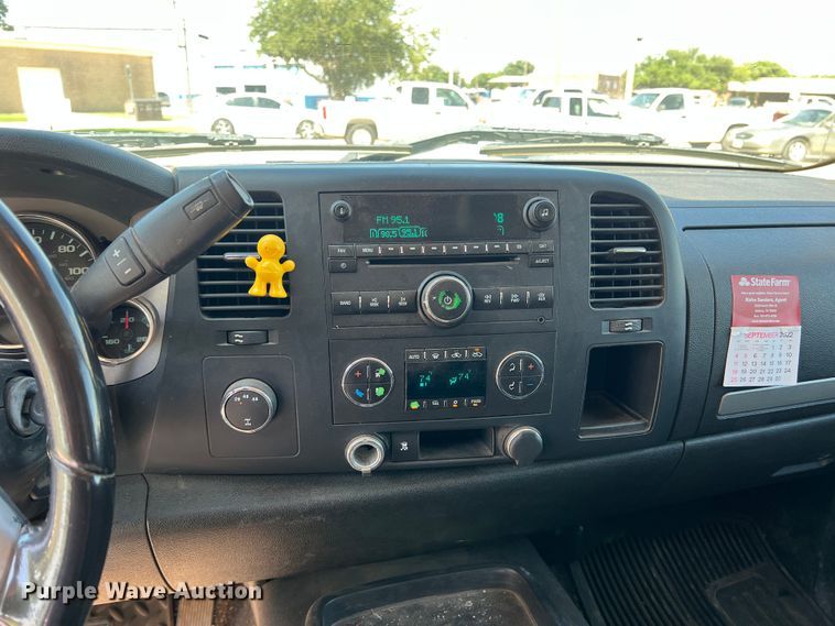 image for item DN3050 2009 Chevrolet Silverado 2500HD  Crew Cab pickup truck