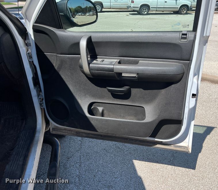 image for item DN3050 2009 Chevrolet Silverado 2500HD  Crew Cab pickup truck