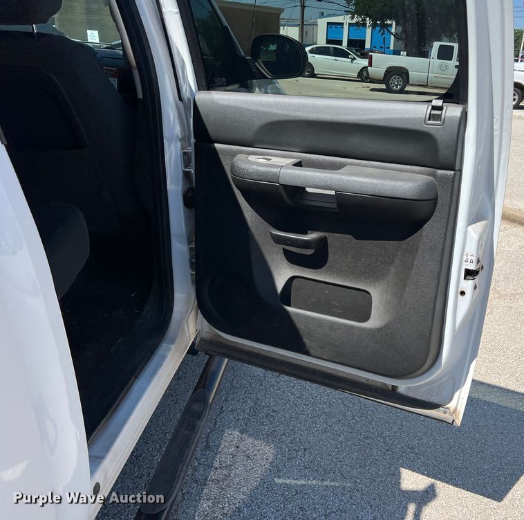 image for item DN3050 2009 Chevrolet Silverado 2500HD  Crew Cab pickup truck