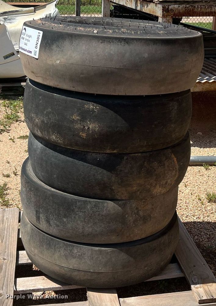 image for item DN3051 (5) 7.50-15 tires