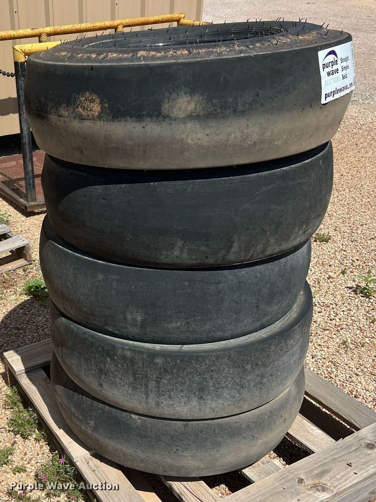 image for item DN3051 (5) 7.50-15 tires