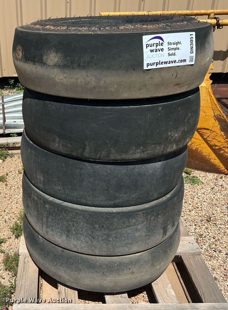 image for item DN3051 (5) 7.50-15 tires