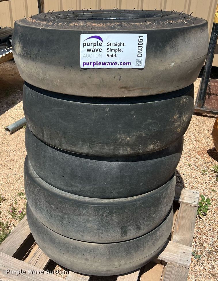 image for item DN3051 (5) 7.50-15 tires