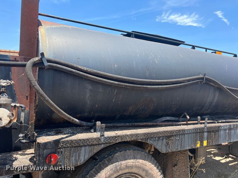 image for item DN3053 1987 Ford C8000  oil distributor truck