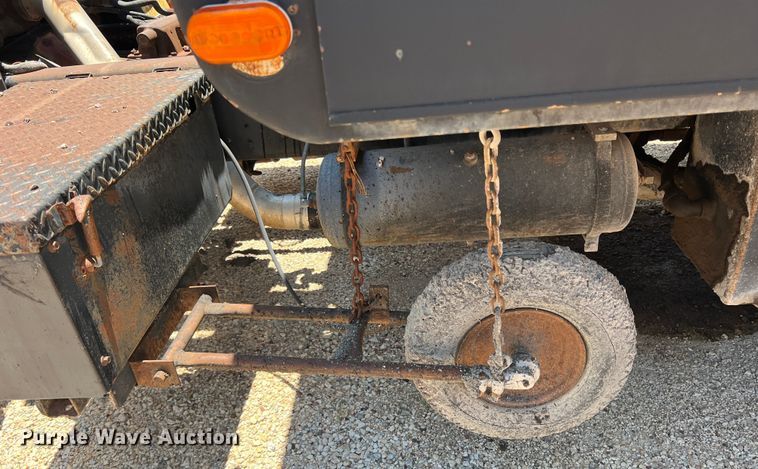 image for item DN3053 1987 Ford C8000  oil distributor truck