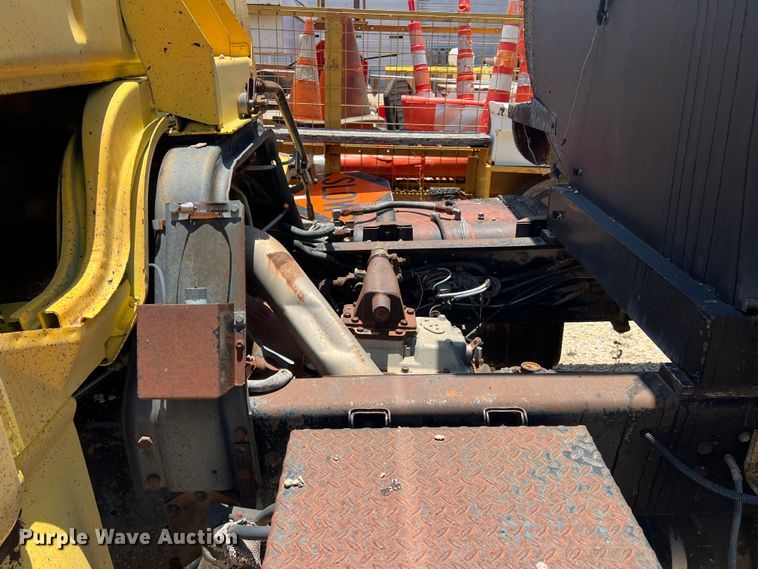 image for item DN3053 1987 Ford C8000  oil distributor truck