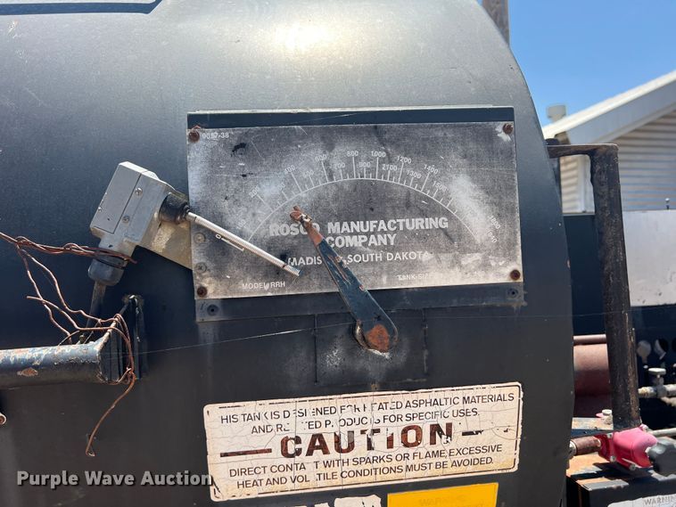 image for item DN3053 1987 Ford C8000  oil distributor truck