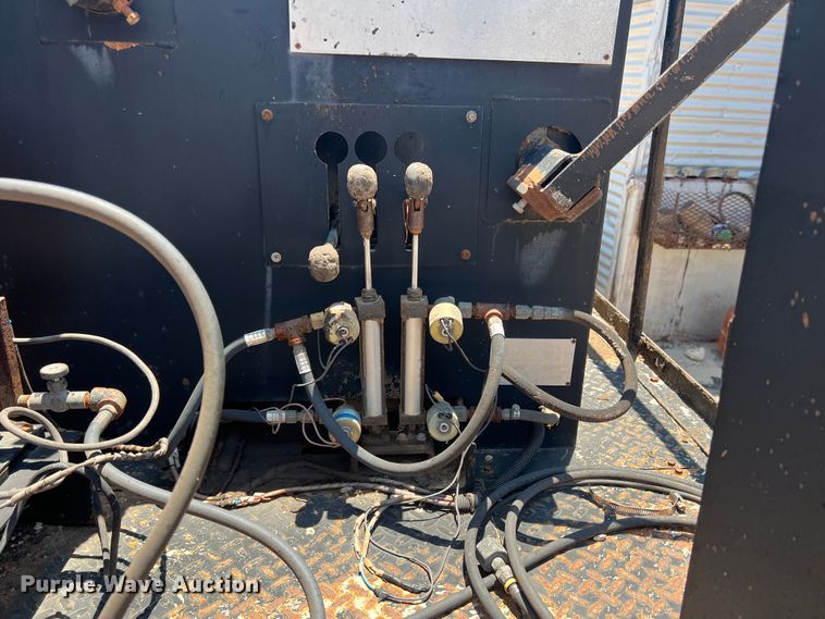 image for item DN3053 1987 Ford C8000  oil distributor truck