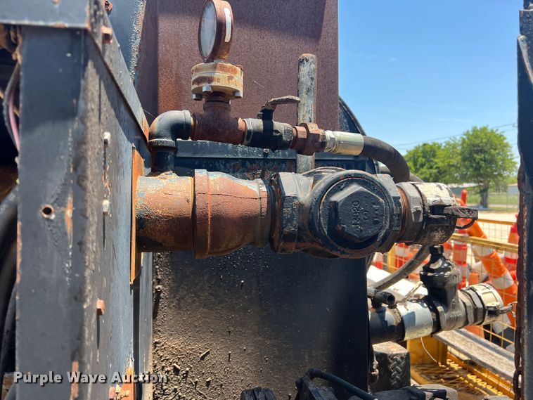 image for item DN3053 1987 Ford C8000  oil distributor truck