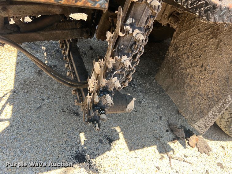 image for item DN3053 1987 Ford C8000  oil distributor truck