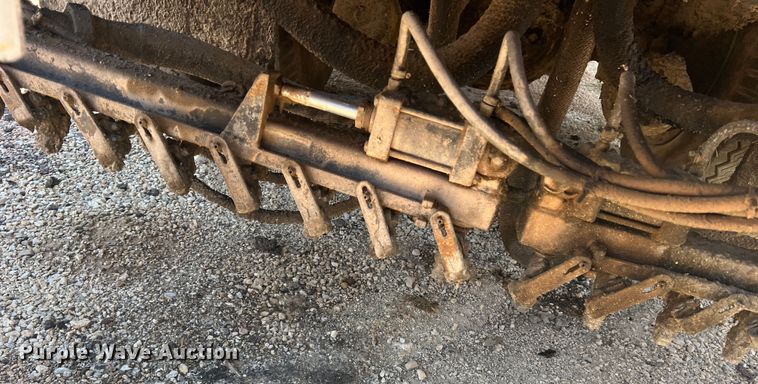 image for item DN3053 1987 Ford C8000  oil distributor truck