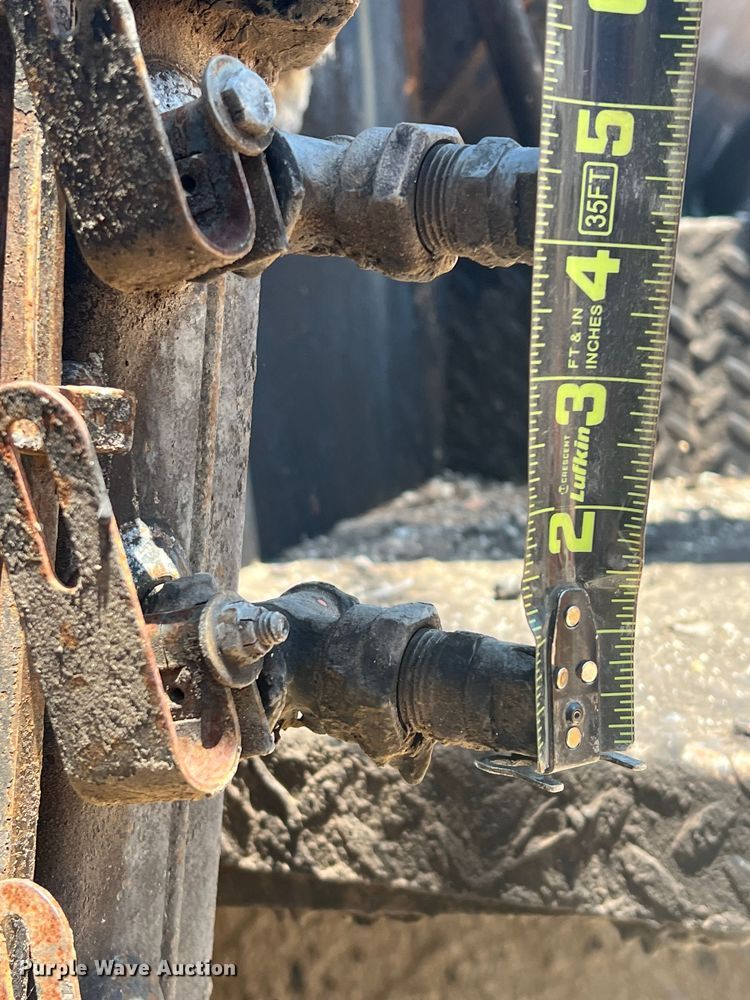 image for item DN3053 1987 Ford C8000  oil distributor truck