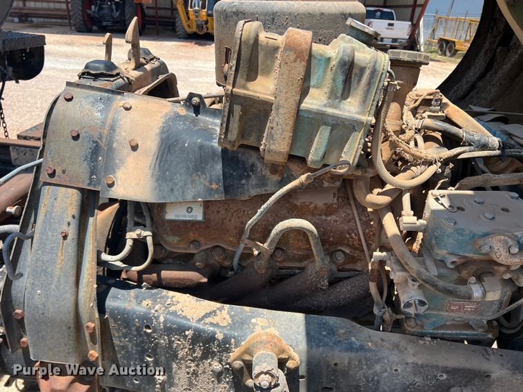 image for item DN3053 1987 Ford C8000  oil distributor truck