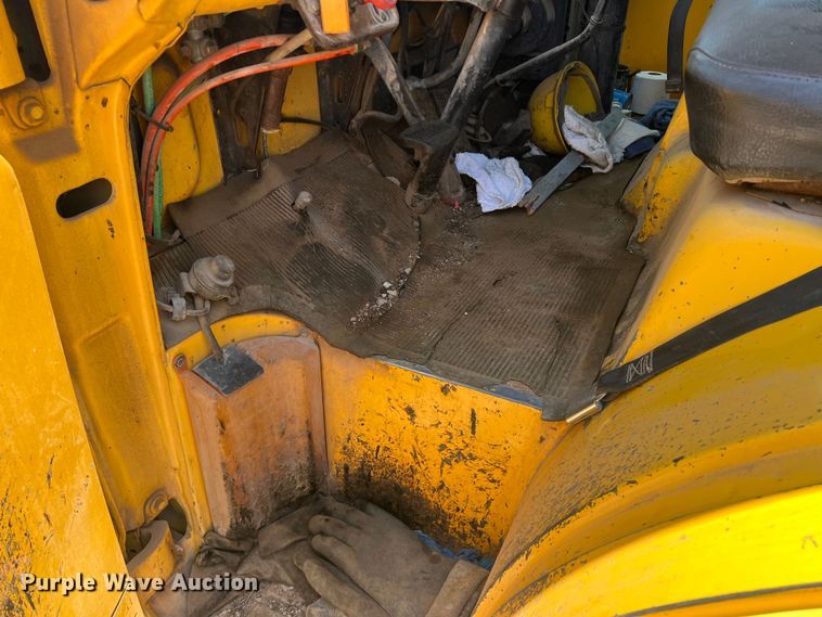 image for item DN3053 1987 Ford C8000  oil distributor truck