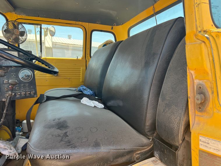 image for item DN3053 1987 Ford C8000  oil distributor truck