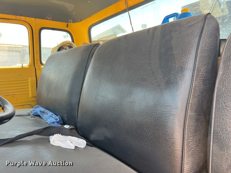 image for item DN3053 1987 Ford C8000  oil distributor truck