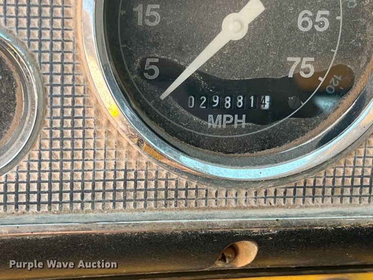 image for item DN3053 1987 Ford C8000  oil distributor truck