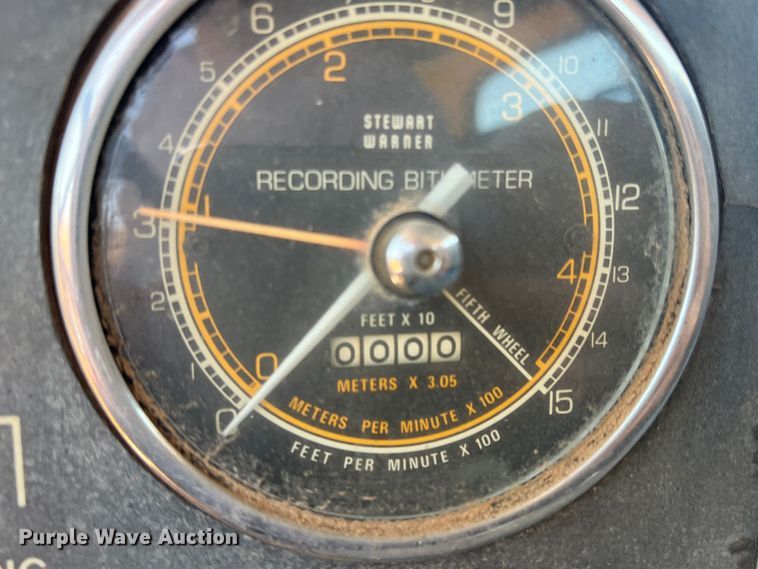 image for item DN3053 1987 Ford C8000  oil distributor truck