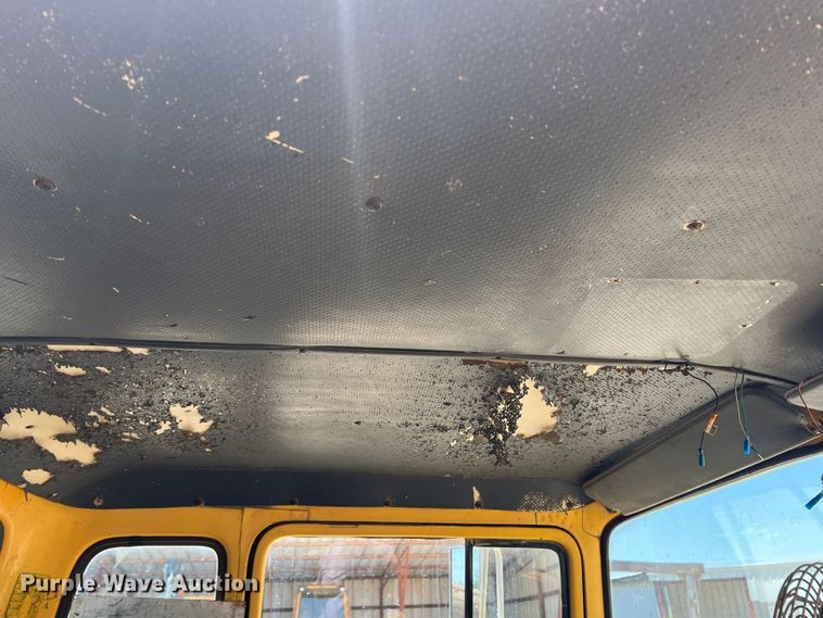 image for item DN3053 1987 Ford C8000  oil distributor truck