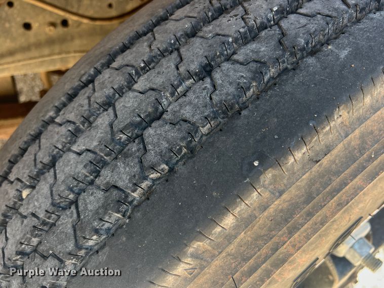 image for item DN3053 1987 Ford C8000  oil distributor truck