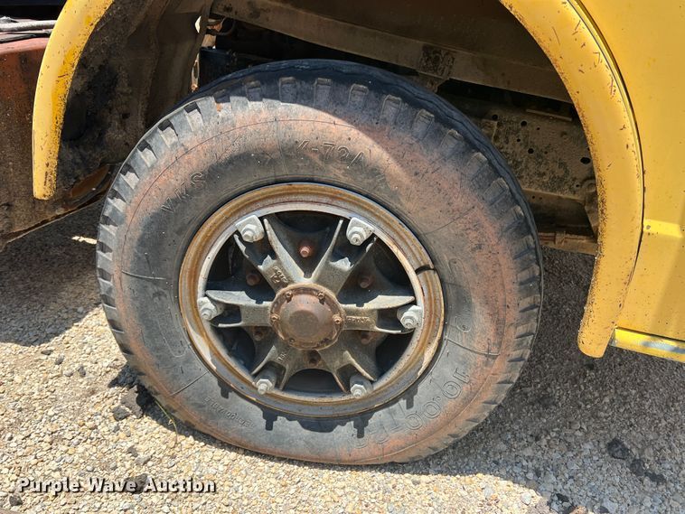 image for item DN3053 1987 Ford C8000  oil distributor truck