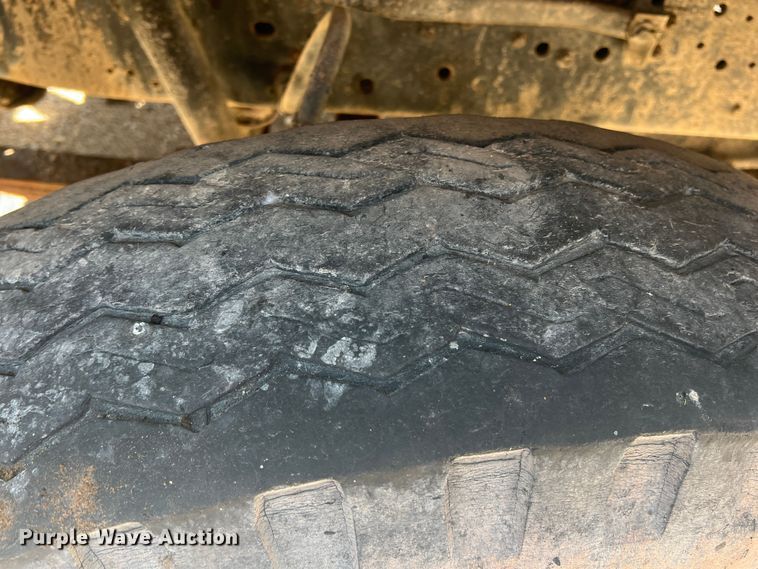 image for item DN3053 1987 Ford C8000  oil distributor truck