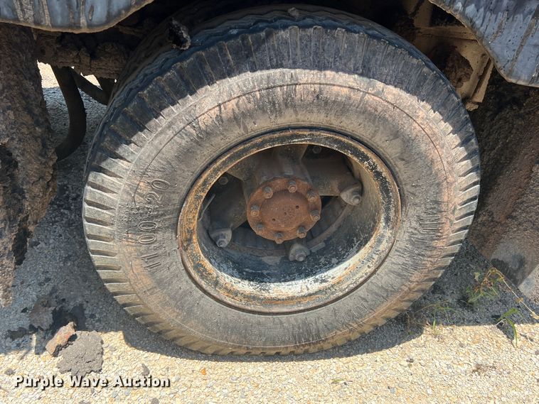 image for item DN3053 1987 Ford C8000  oil distributor truck