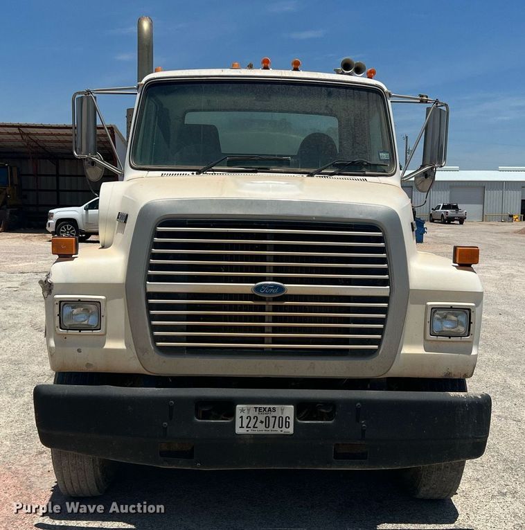 image for item DN3054 1995 Ford L9000  water truck