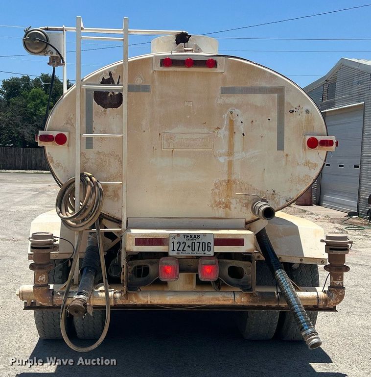 image for item DN3054 1995 Ford L9000  water truck