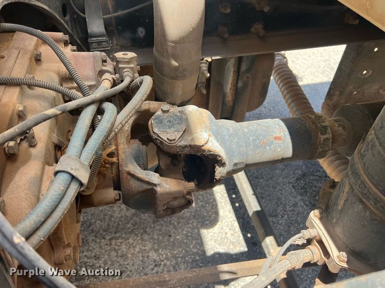 image for item DN3054 1995 Ford L9000  water truck