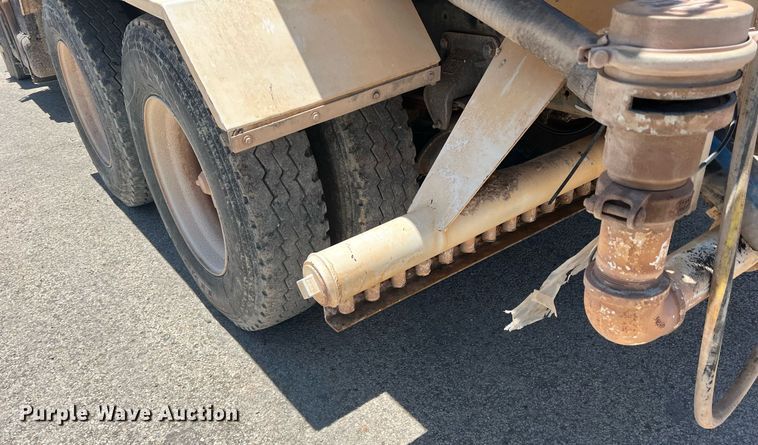 image for item DN3054 1995 Ford L9000  water truck