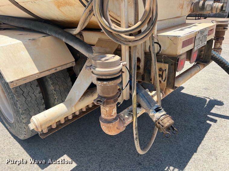 image for item DN3054 1995 Ford L9000  water truck