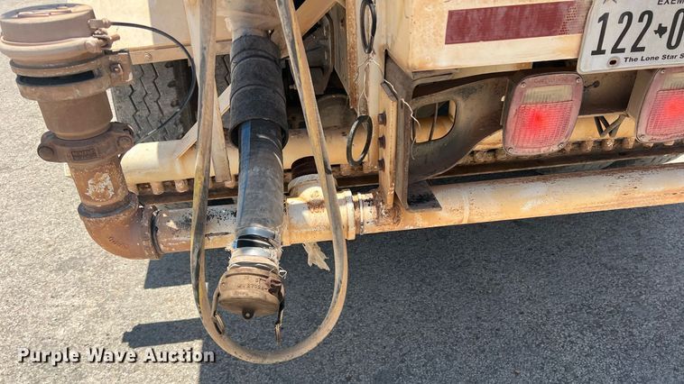 image for item DN3054 1995 Ford L9000  water truck