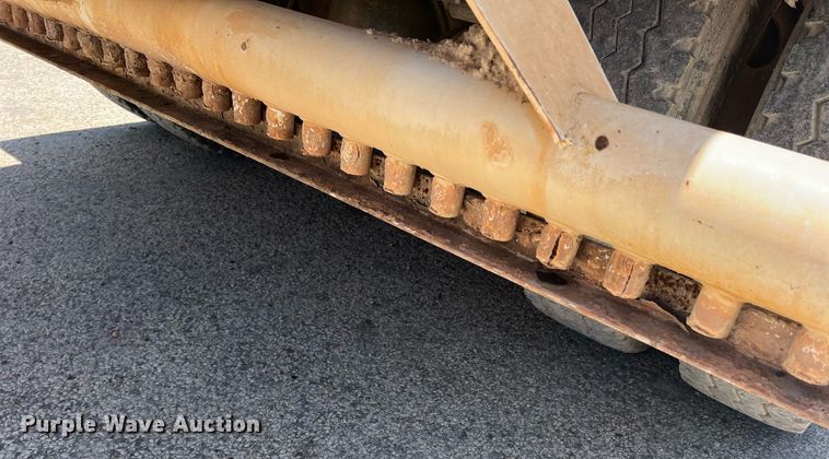 image for item DN3054 1995 Ford L9000  water truck