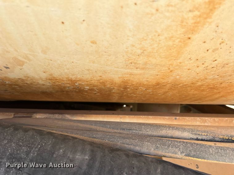 image for item DN3054 1995 Ford L9000  water truck