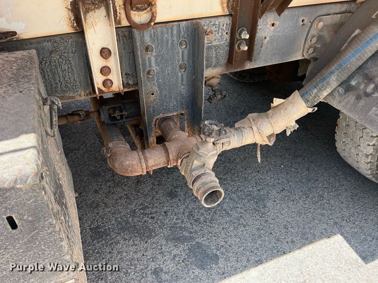 image for item DN3054 1995 Ford L9000  water truck