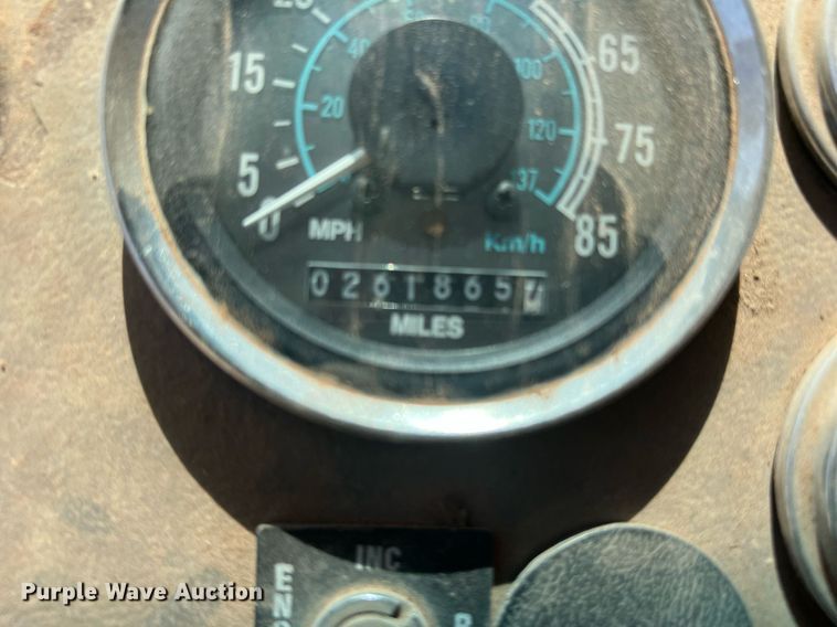 image for item DN3054 1995 Ford L9000  water truck