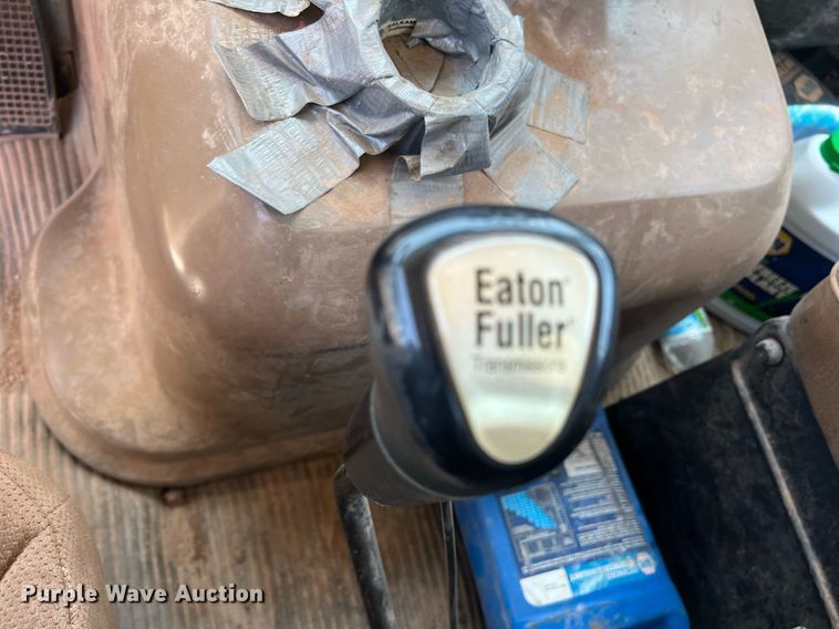 image for item DN3054 1995 Ford L9000  water truck