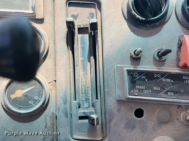 image for item DN3054 1995 Ford L9000  water truck