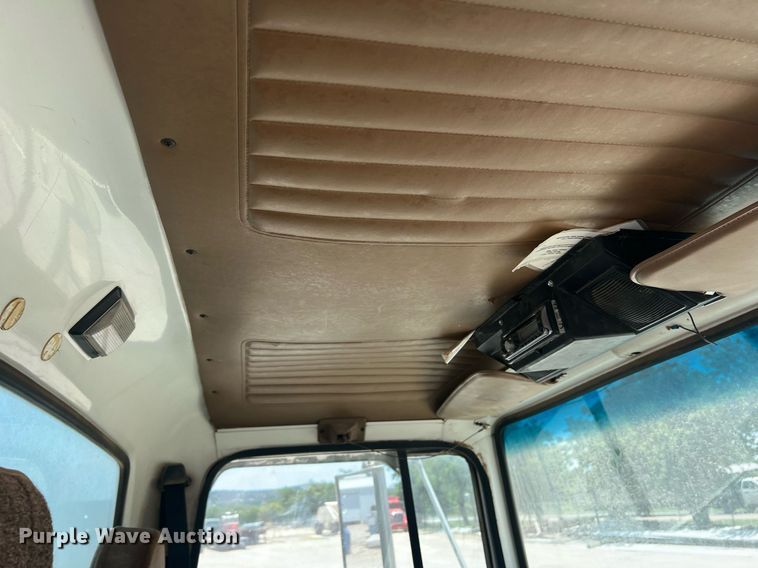 image for item DN3054 1995 Ford L9000  water truck