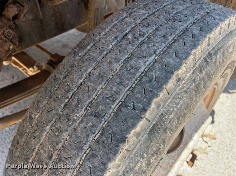 image for item DN3054 1995 Ford L9000  water truck