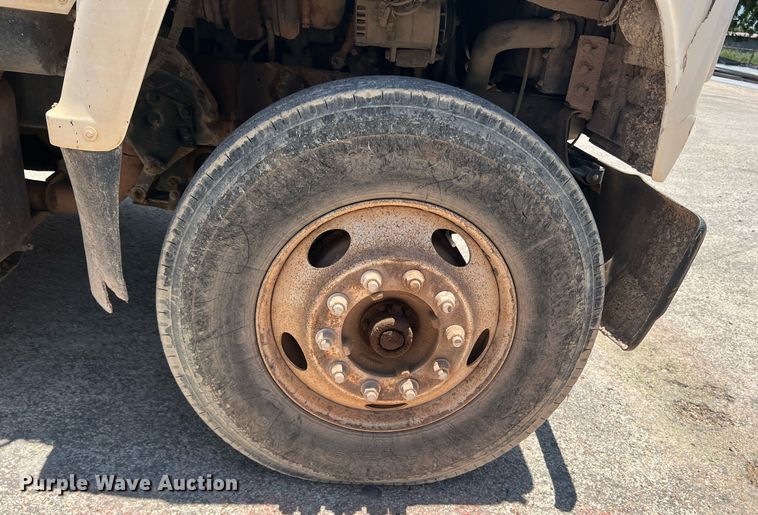 image for item DN3054 1995 Ford L9000  water truck