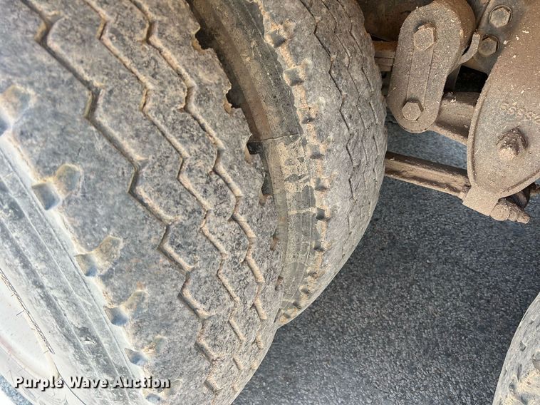 image for item DN3054 1995 Ford L9000  water truck