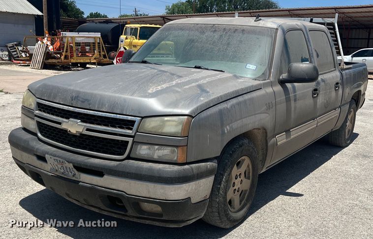 image for item DN3055 2006 Chevrolet Silverado 1500  Crew Cab pickup truck