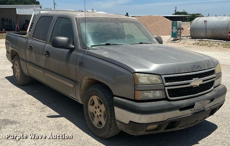 image for item DN3055 2006 Chevrolet Silverado 1500  Crew Cab pickup truck