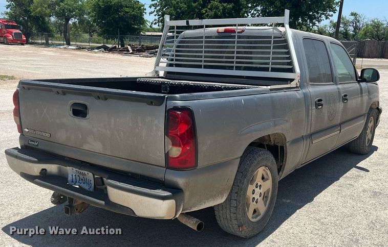 image for item DN3055 2006 Chevrolet Silverado 1500  Crew Cab pickup truck